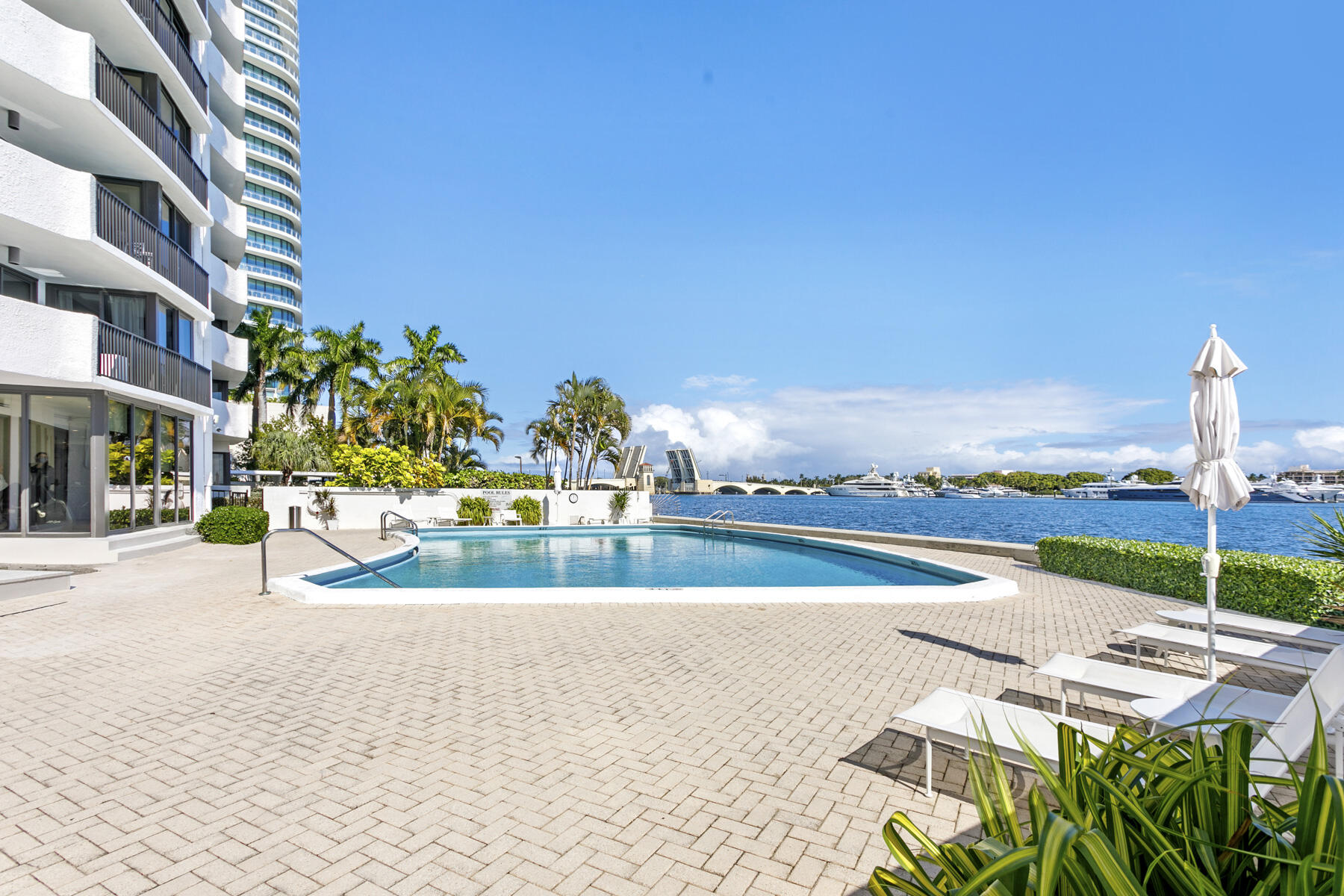 TRIANON CONDO - Residential