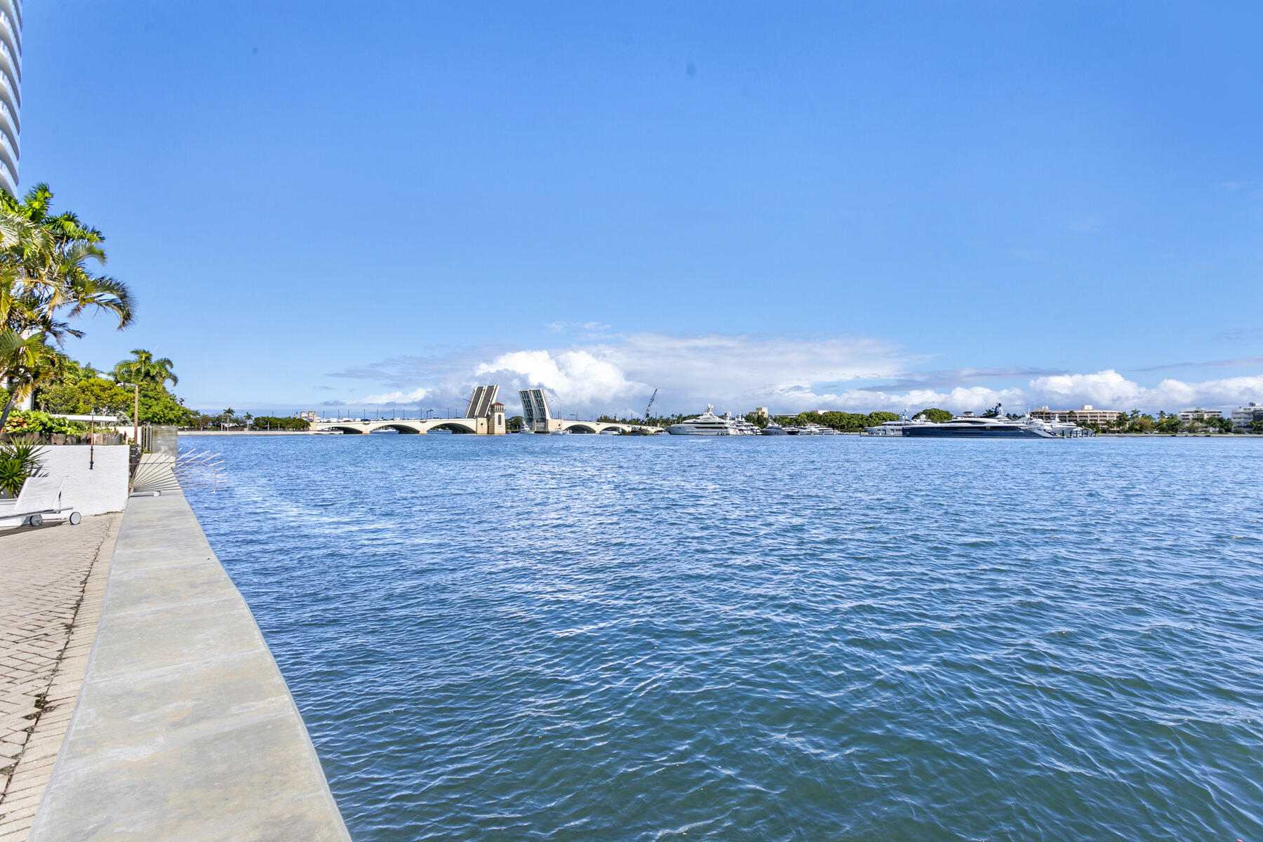 TRIANON CONDO - Residential