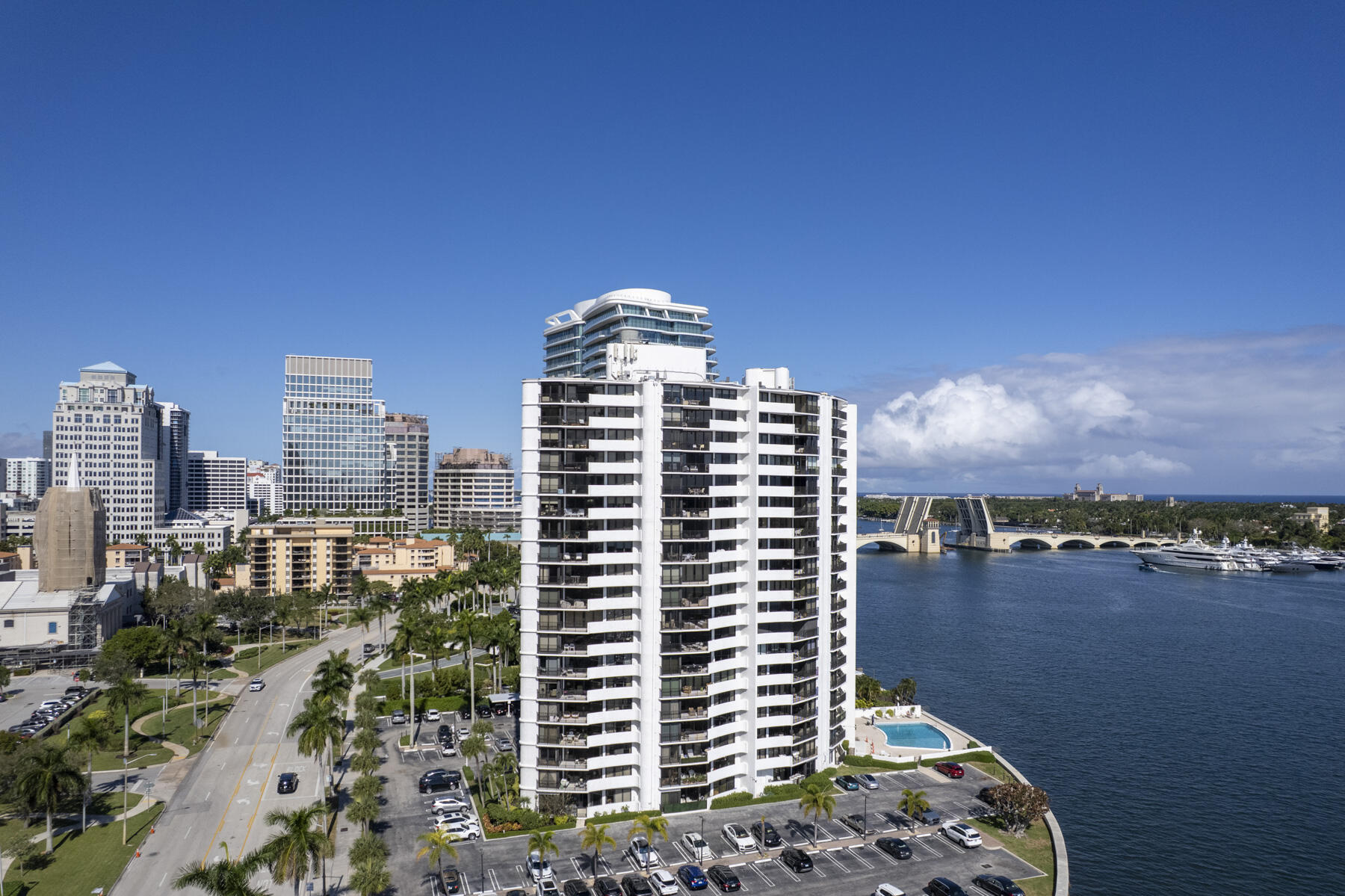 TRIANON CONDO - Residential