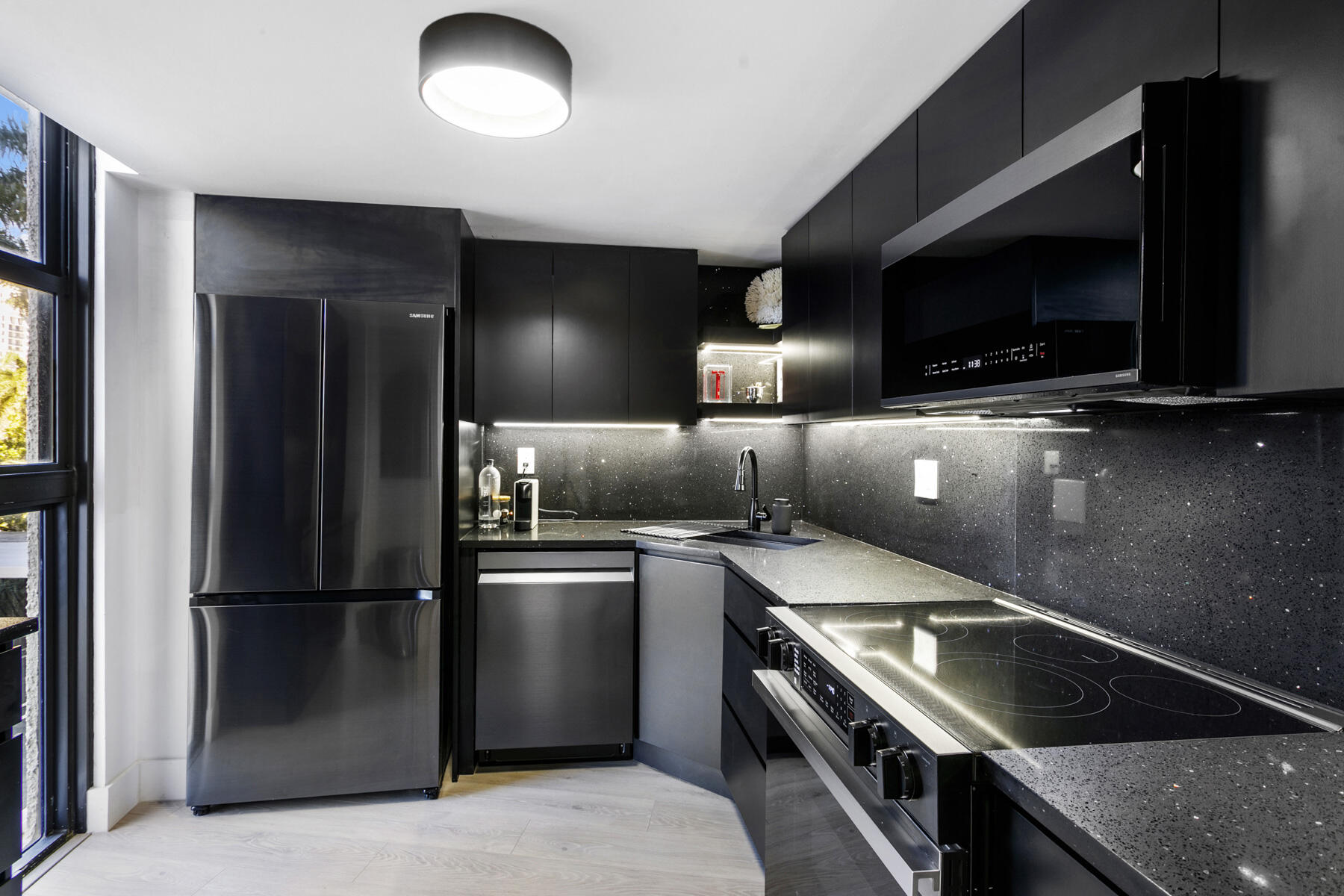 TRIANON CONDO - Residential