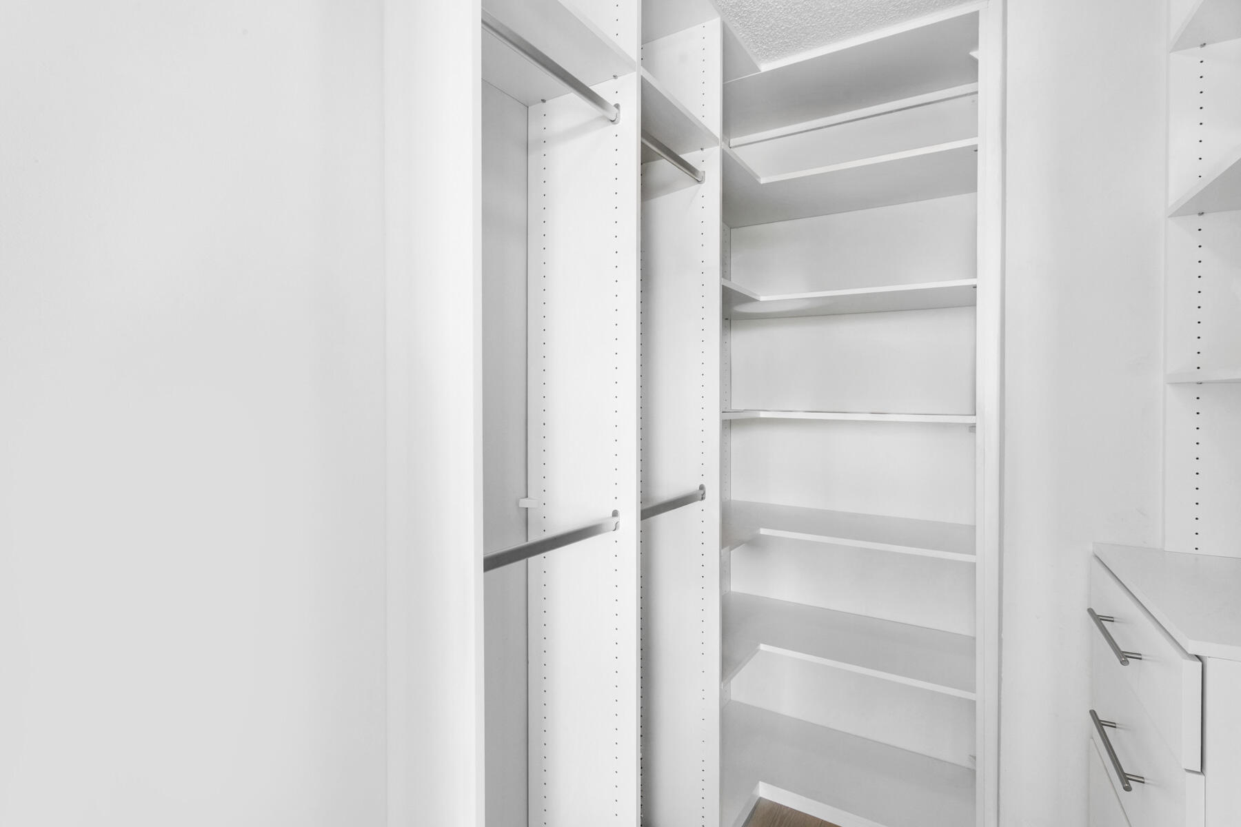 TRIANON CONDO - Residential