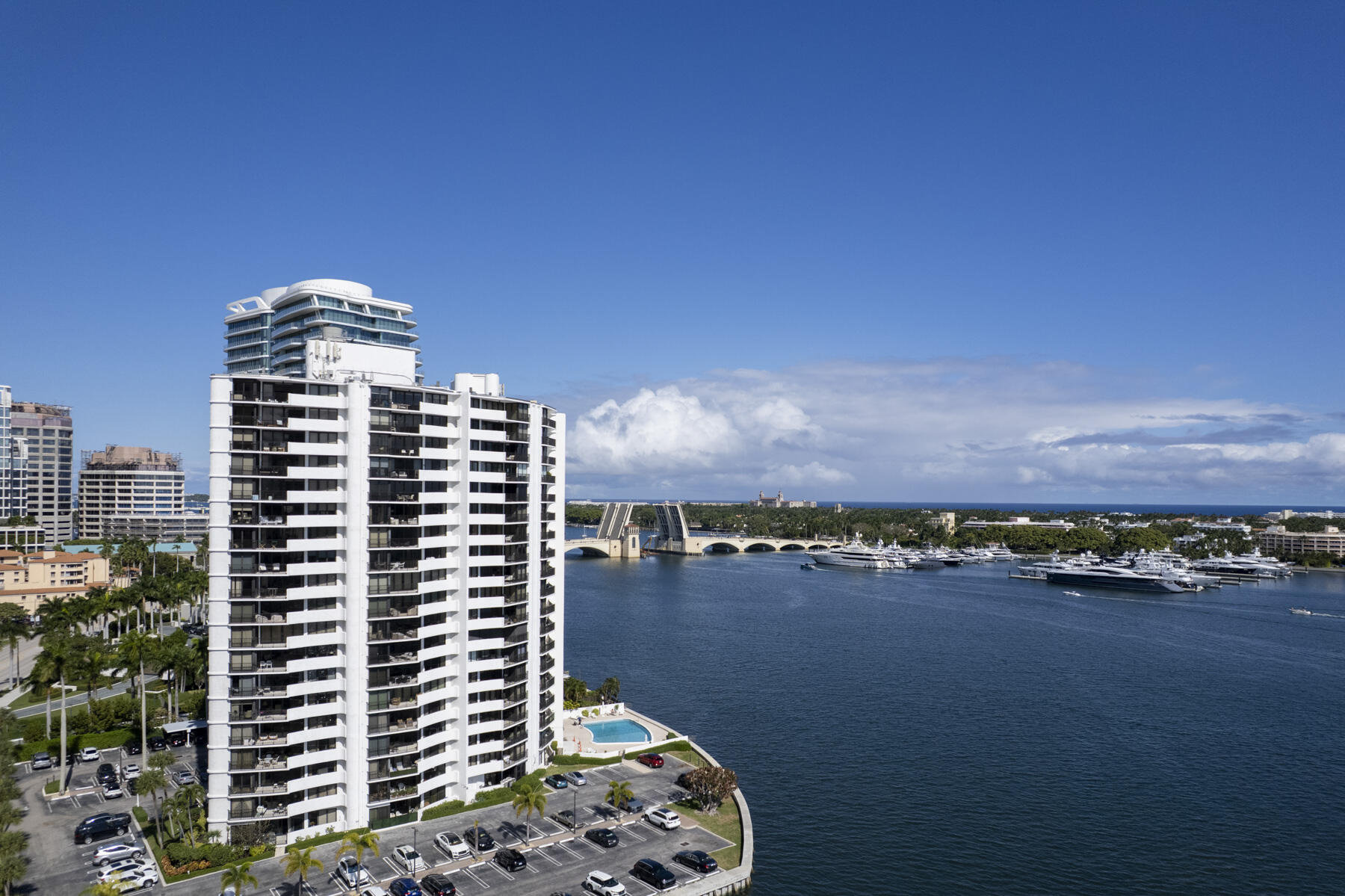 TRIANON CONDO - Residential