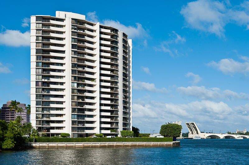 TRIANON CONDO - Residential