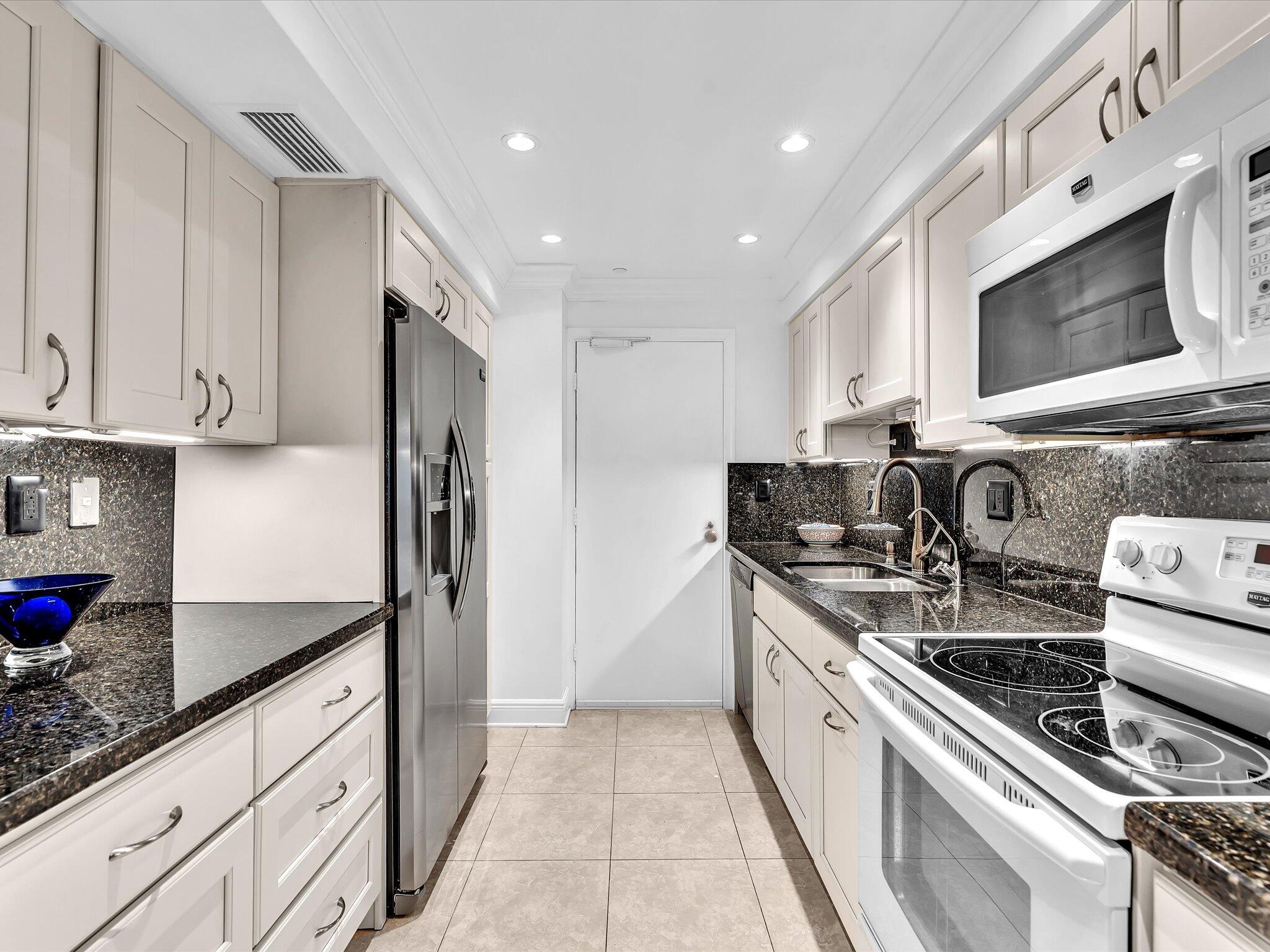 Coral Ridge Towers South - Residential