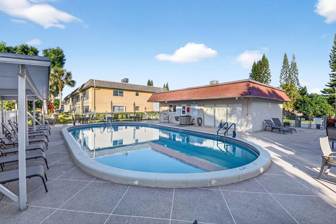 CENTURY ILLAGE -OXFORD CONDO - Residential