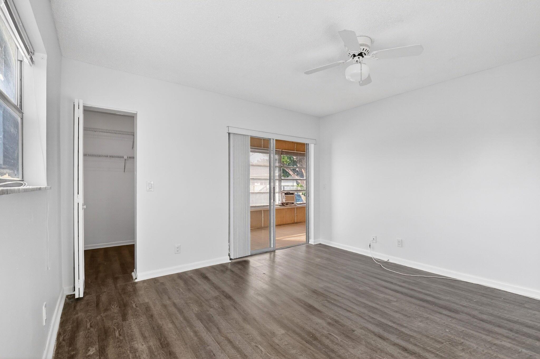 CENTURY ILLAGE -OXFORD CO - Residential