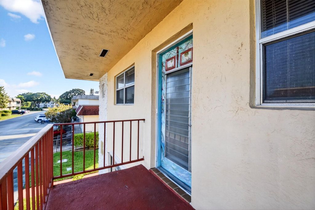 Photo of 201 Oxford 600, West Palm Beach, FL 33417 (MLS # R11150569)