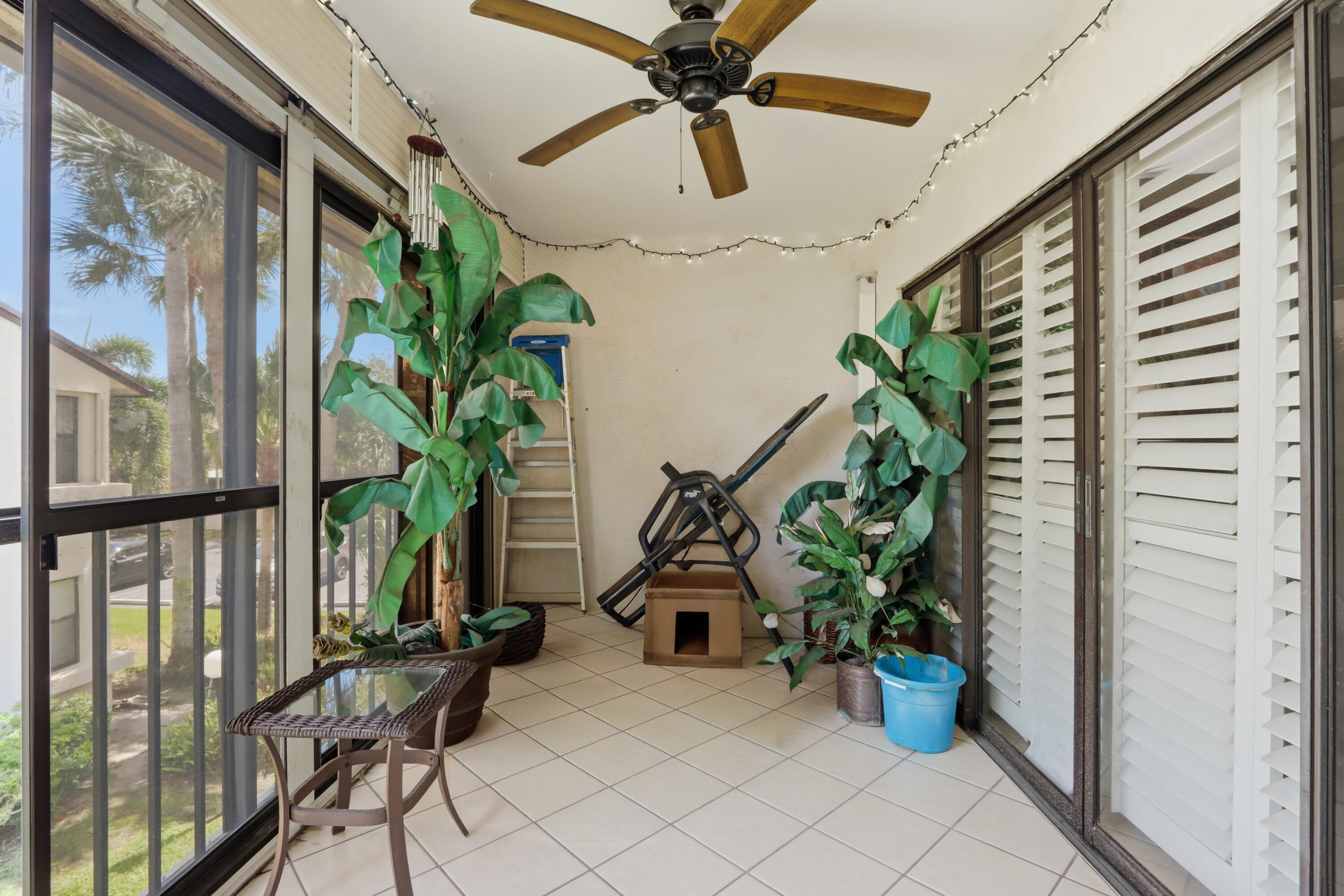 LUCERNE PARK CONDS 1,1A, 2 THRU 15 & 23 THRU 28 - Residential