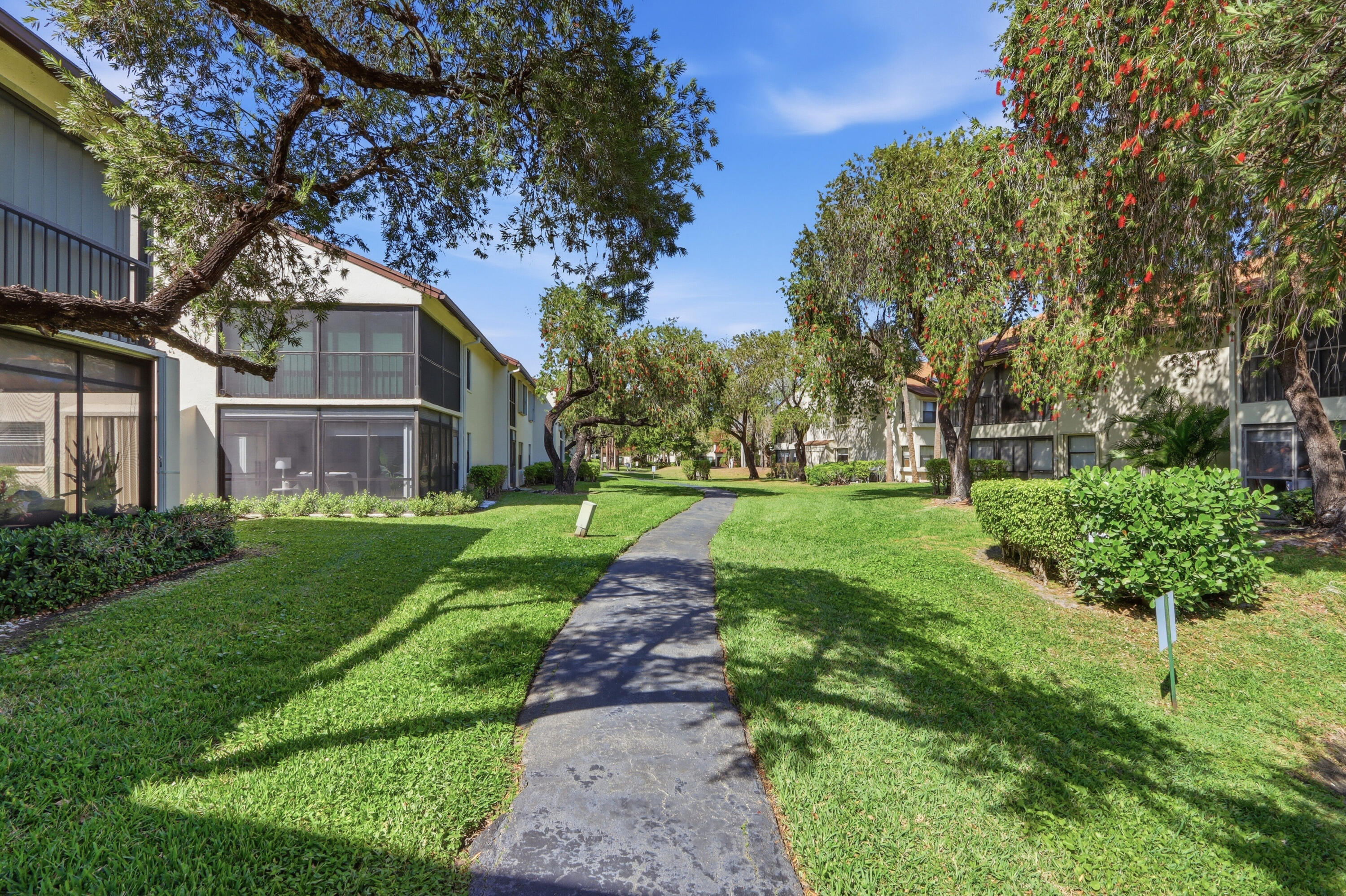 LUCERNE PARK CONDS 1,1A, 2 THRU 15 & 23 THRU 28 - Residential