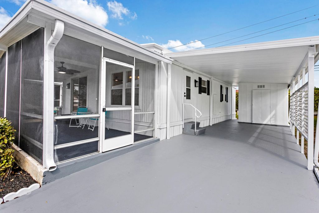 Photo of 57003 Antilles Bay, Boynton Beach, FL 33436 (MLS # R11168065)