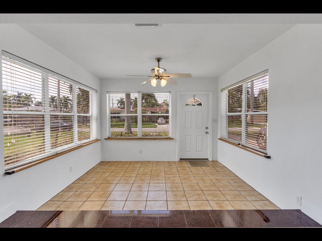 Photo of 1315 Buchanan Street, Hollywood, FL 33019 (MLS # B26081495)