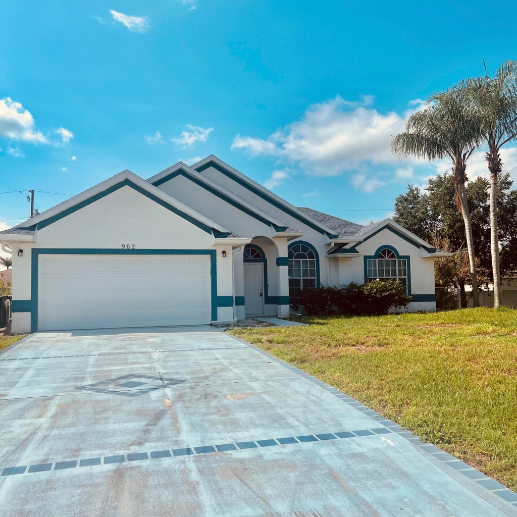 Photo of 962 SW Kappa Avenue SW, Port Saint Lucie, FL 34953 (MLS # R11166079)