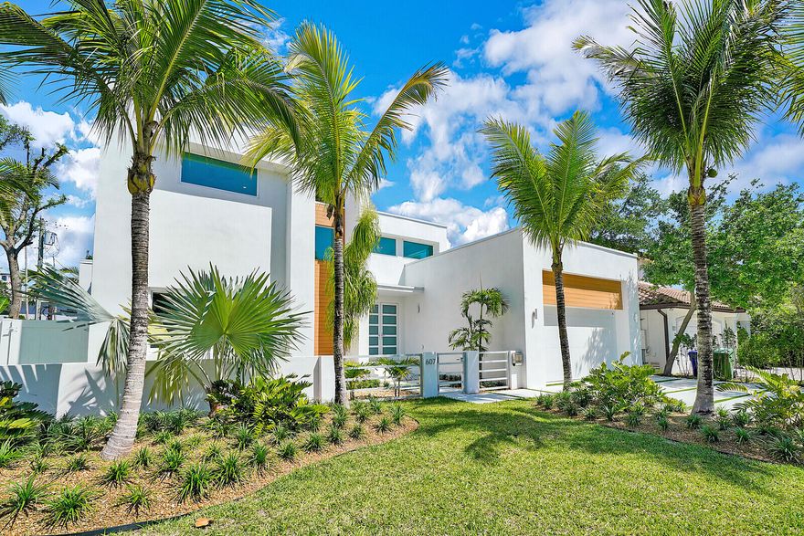 NEW CONSTRUCTION, just completed, ready for quick closing and occupancy. *** Modern Rio Vista masterpiece. Stunning, with absurd attention to details and finishes, and just enough traditional touches to increase comfort and perfectly anchor it in the prestigious and architecturally eclectic Rio Vista. Kitchen equipped for a chef with high end appliances. Huge (820+ sqft) master suite downstairs with his&hers vanities & closets. Secondary master upstairs with skyline views. All 4 full baths are ensuite. Perfect flow of living areas. Wall to wall sliders open to the outstanding covered entertaining area. Resort style pool in a park like setting on an oversized 1.5 lot. City-living at its best, easiest of strolls to New River, parks, Yacht Club. *See video & 3D tour and attached features/spec