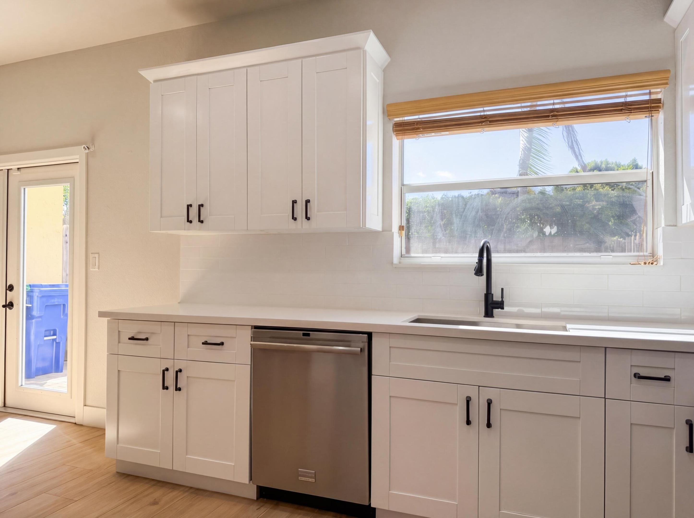 ESCADA 174-84 B - Residential