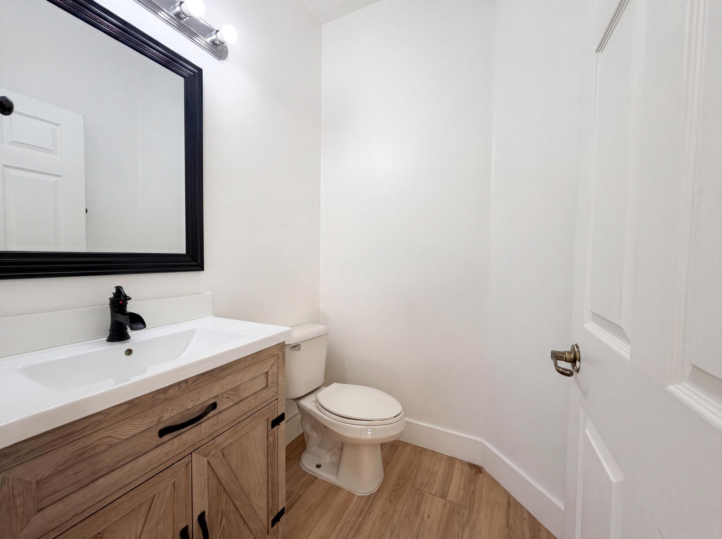 ESCADA 174-84 B - Residential