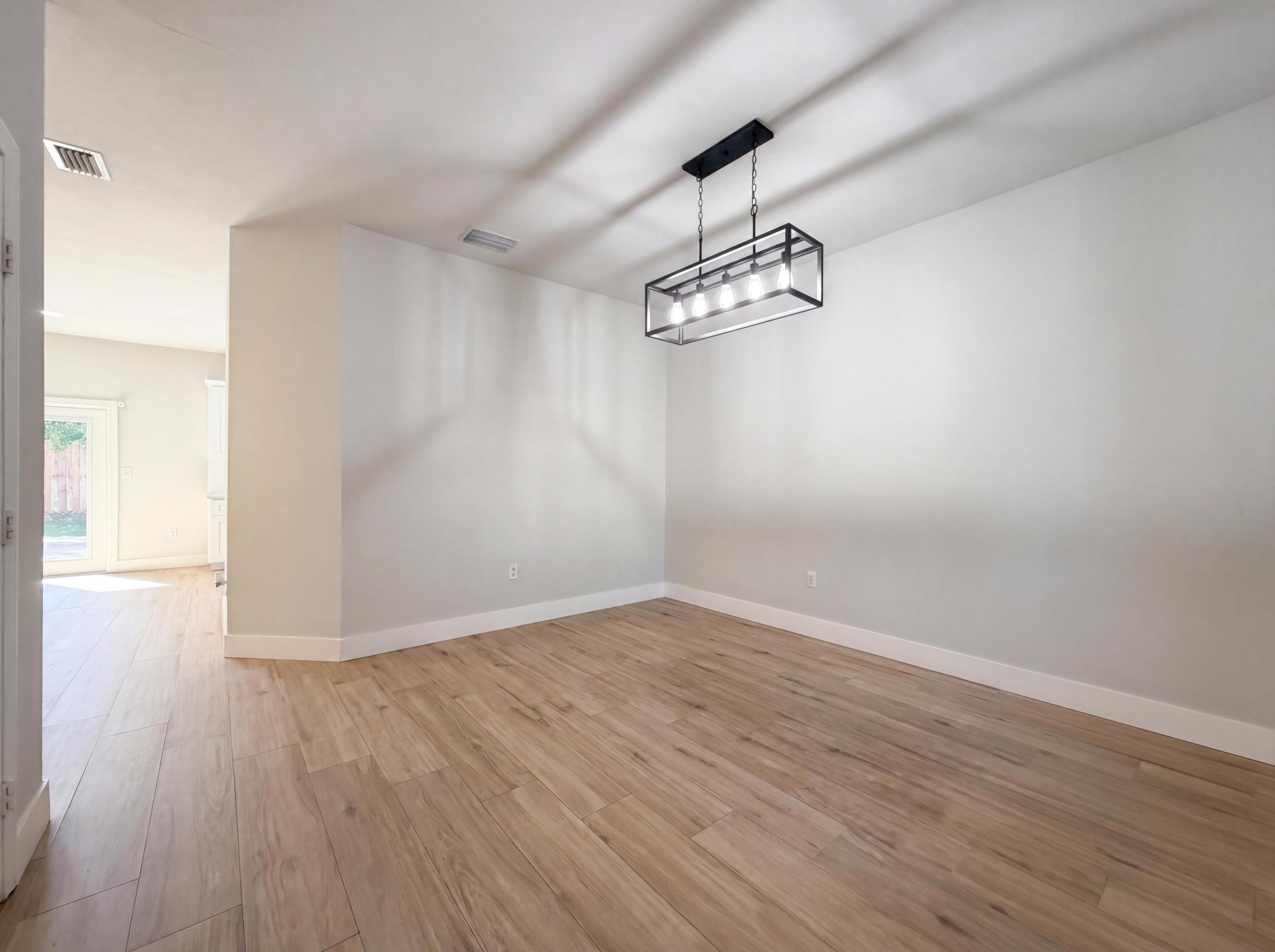 ESCADA 174-84 B - Residential