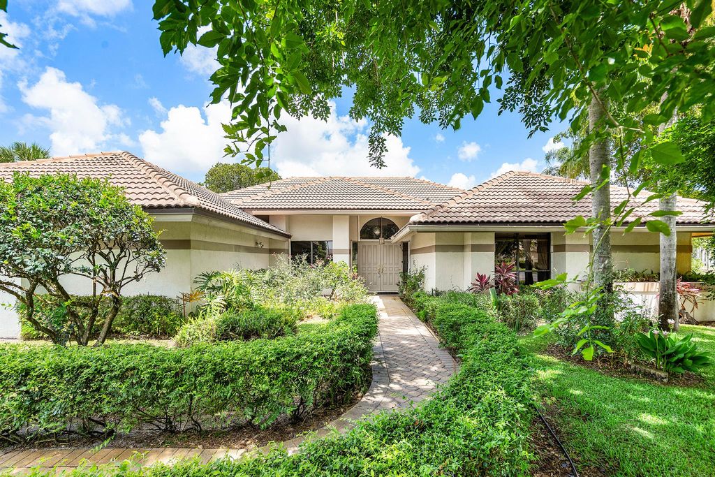 Photo of 2029 Greenview Cove Drive, Wellington, FL 33414 (MLS # R11099353)