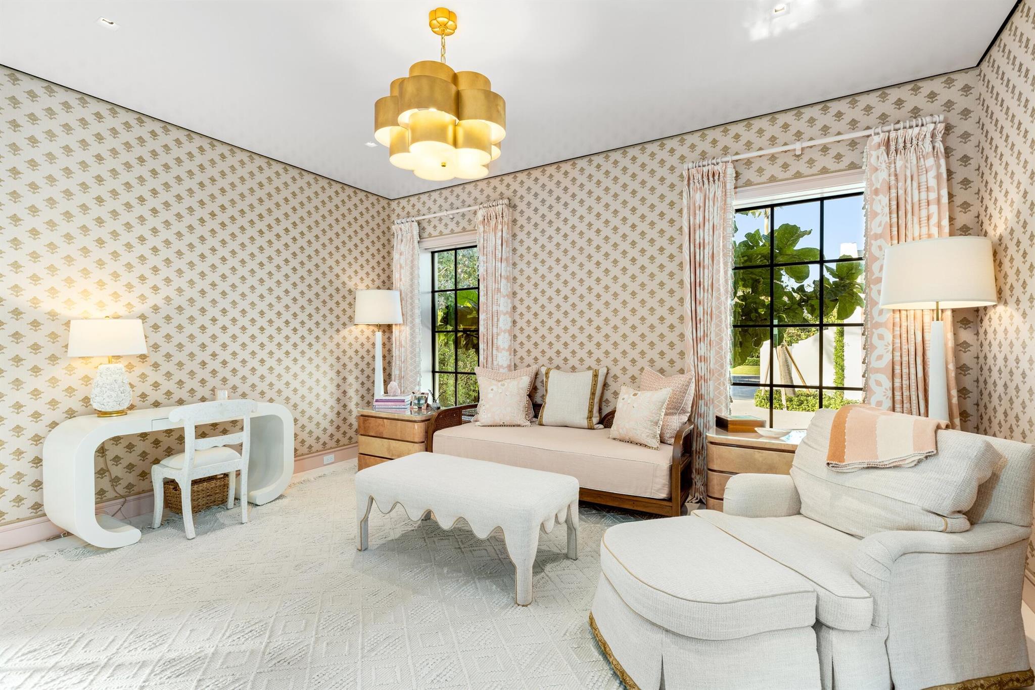 IBIS ISLE - Residential