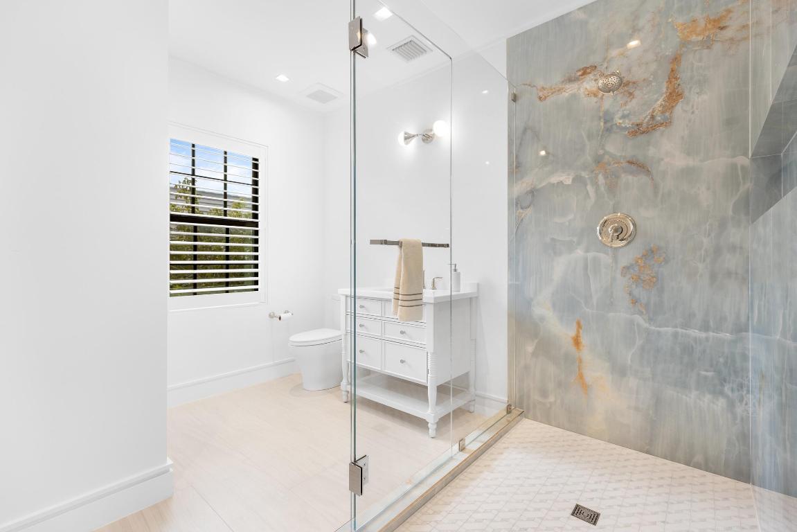 IBIS ISLE - Residential