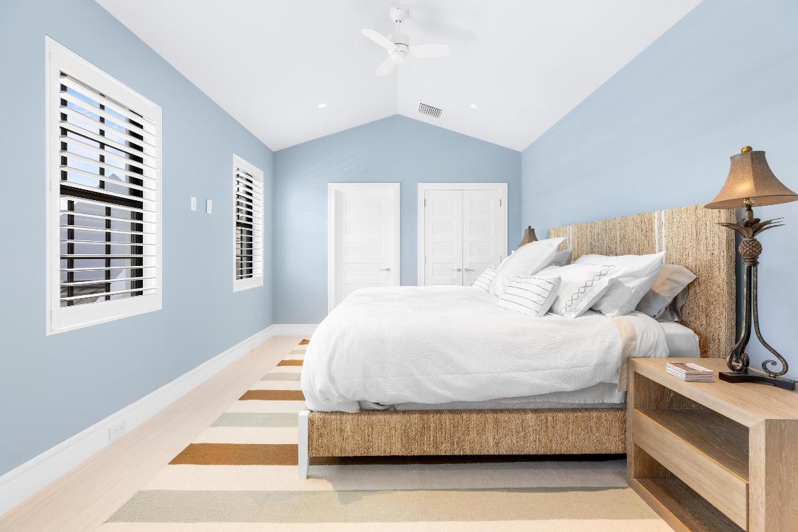 IBIS ISLE - Residential