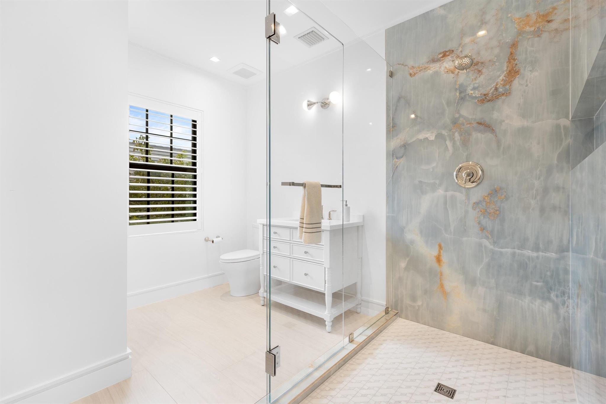 IBIS ISLE - Residential