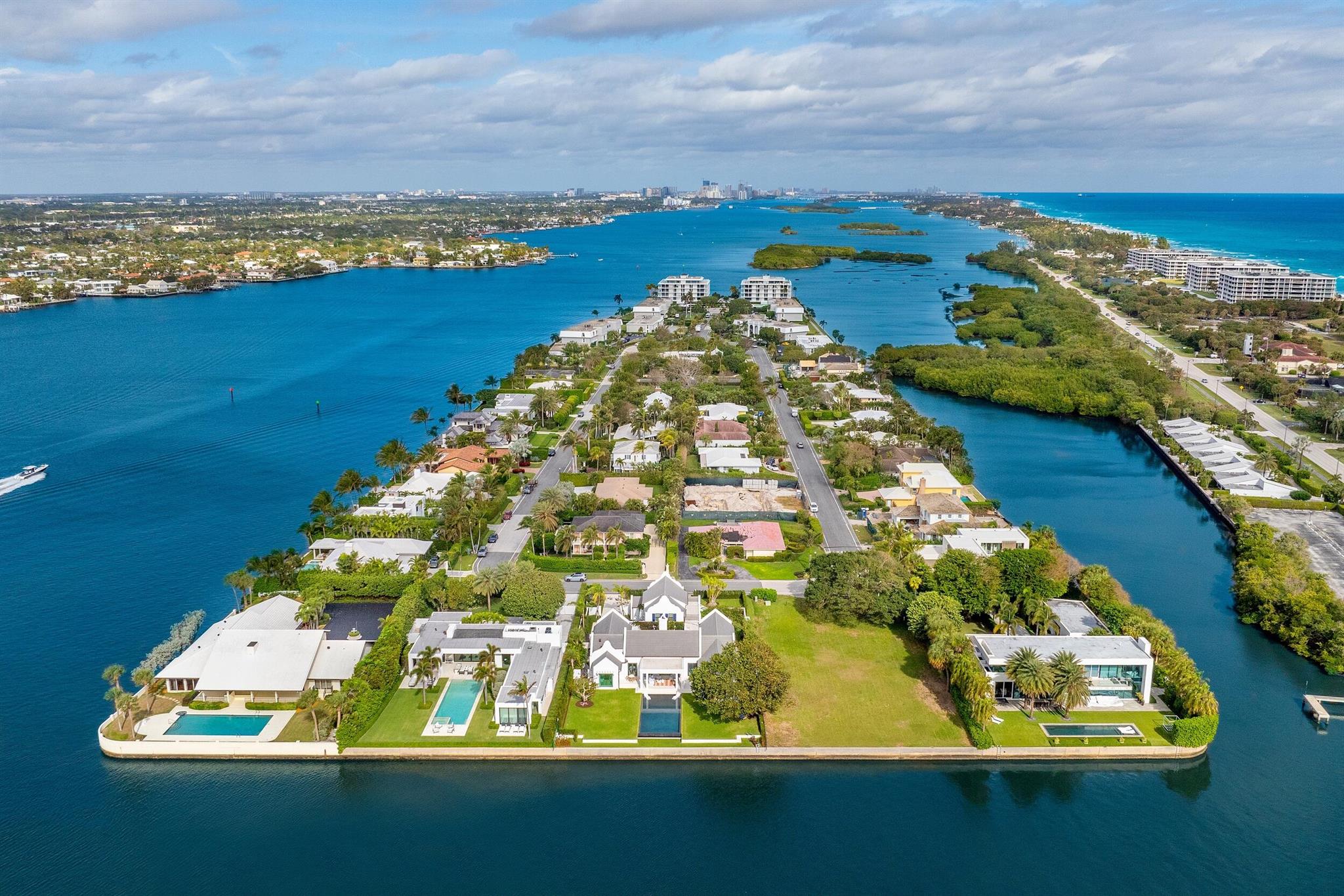 IBIS ISLE - Residential