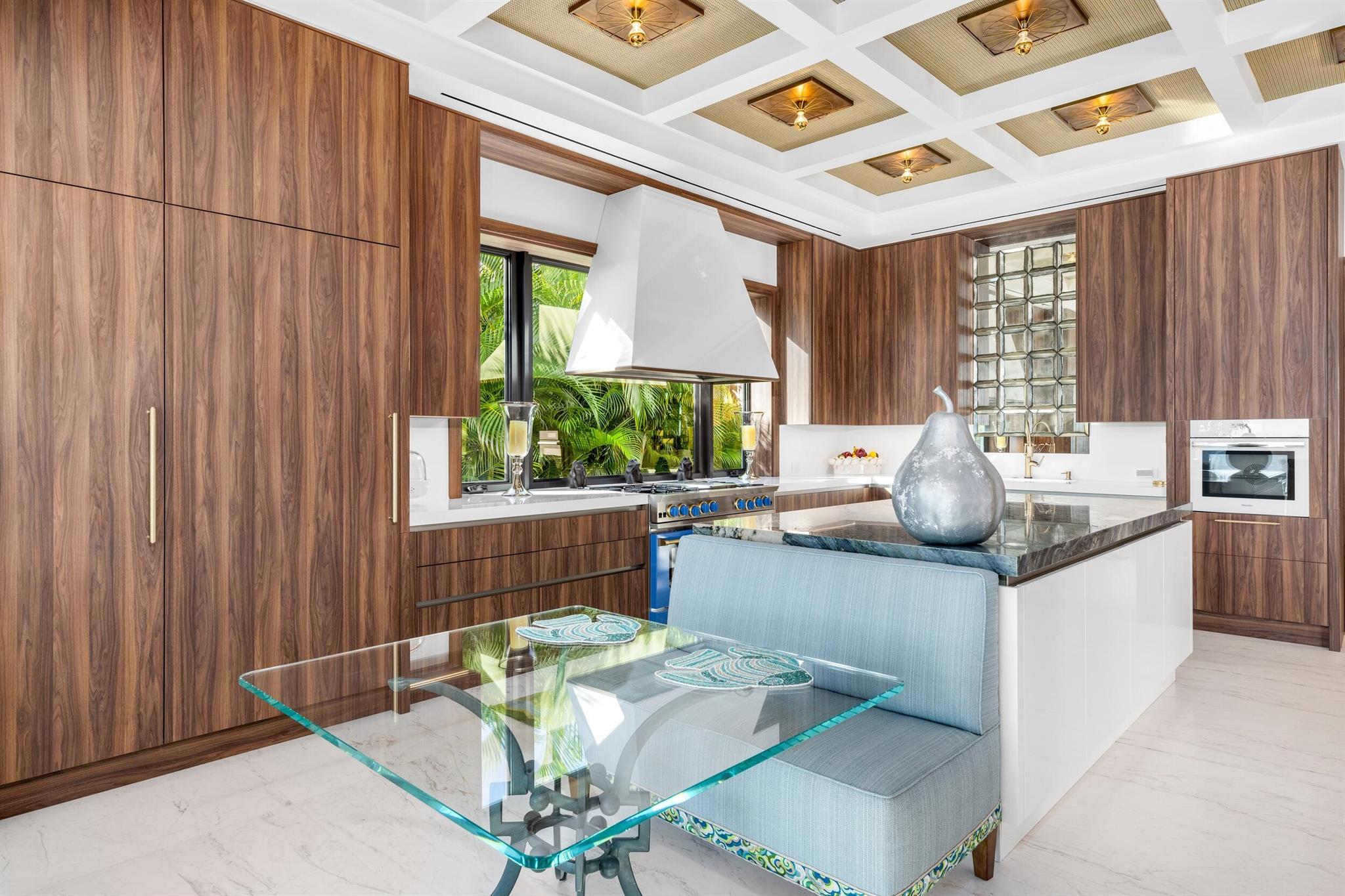 IBIS ISLE - Residential