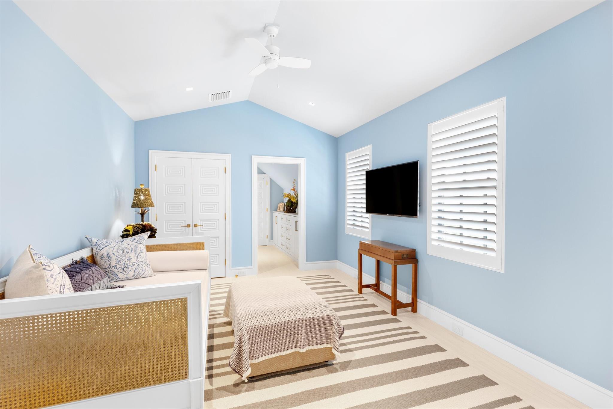 IBIS ISLE - Residential