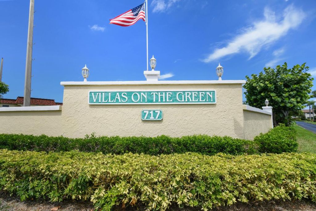 Photo of 717 S Us Highway 1 #612, Jupiter, FL 33477 (MLS # R10931372)