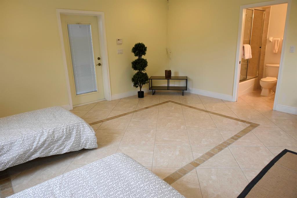 PALM BEACH POINT EAST - Residential Lease