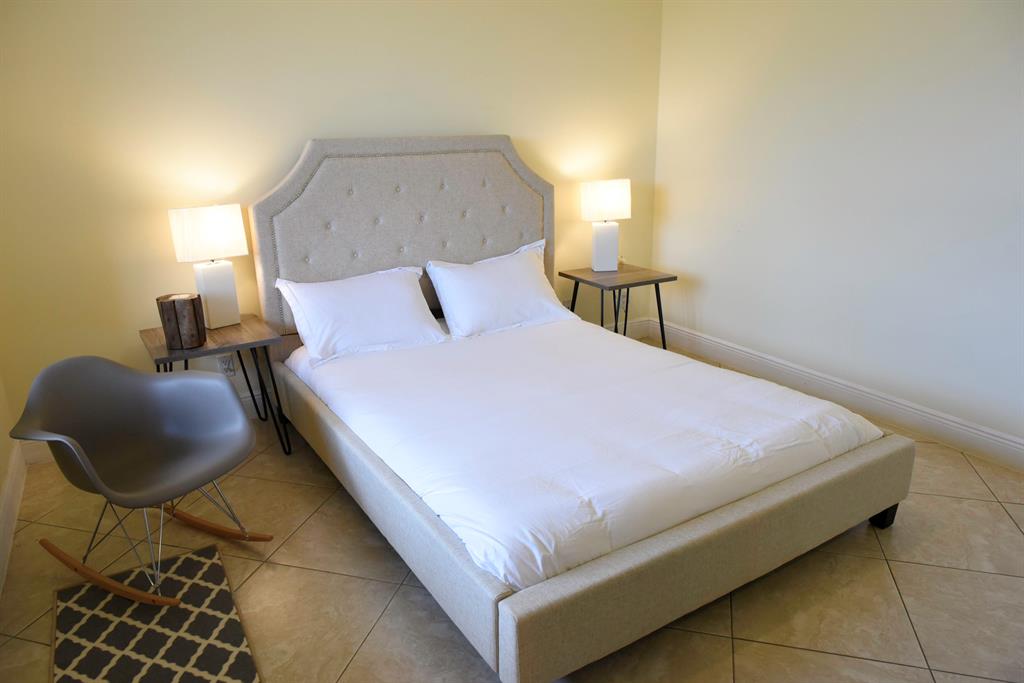 PALM BEACH POINT EAST - Residential Lease