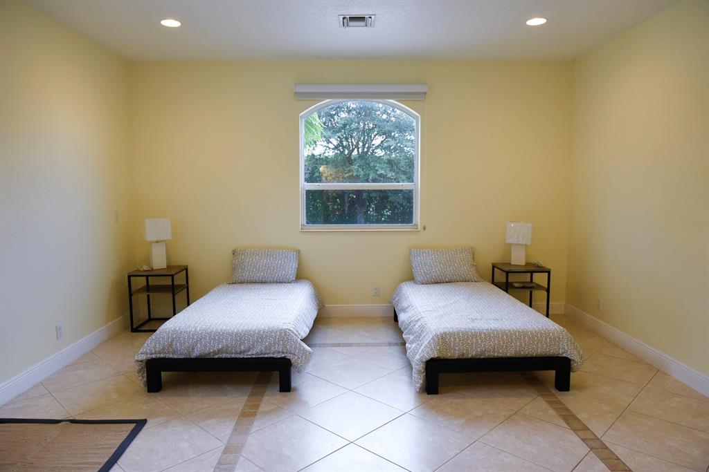 PALM BEACH POINT EAST - Residential Lease