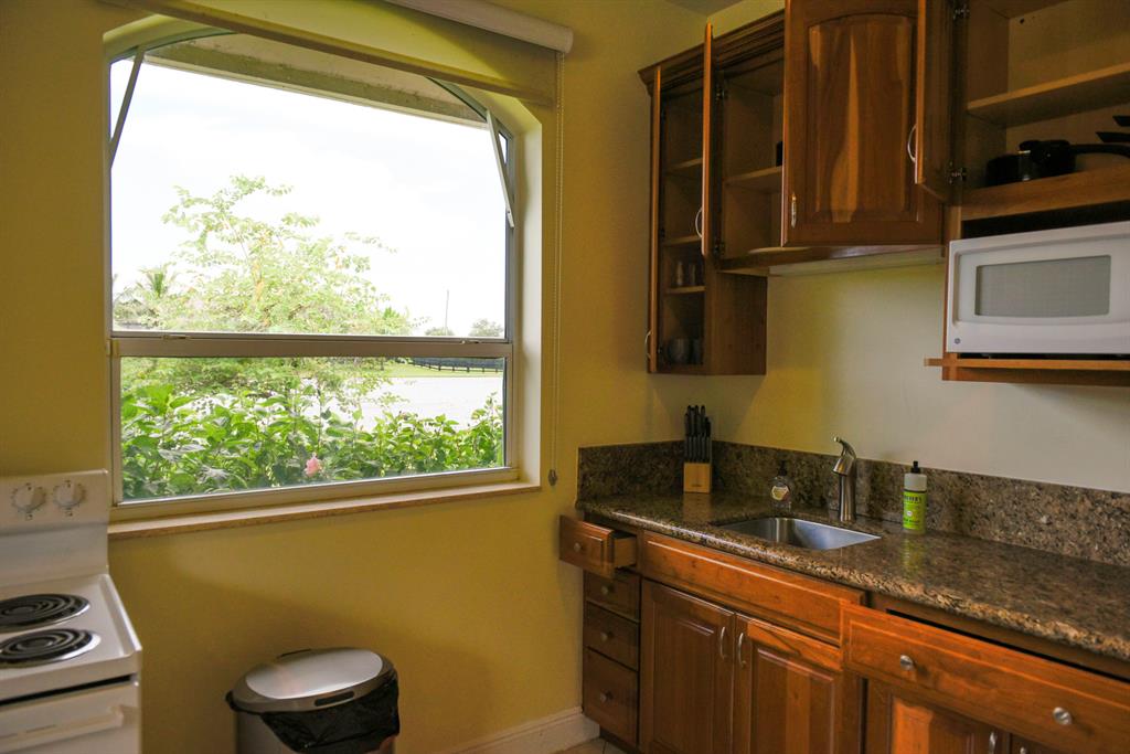 PALM BEACH POINT EAST - Residential Lease