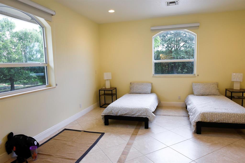 PALM BEACH POINT EAST - Residential Lease