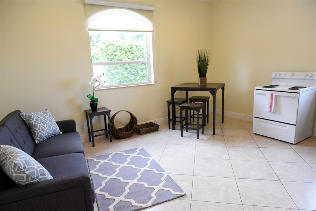 PALM BEACH POINT EAST - Residential Lease