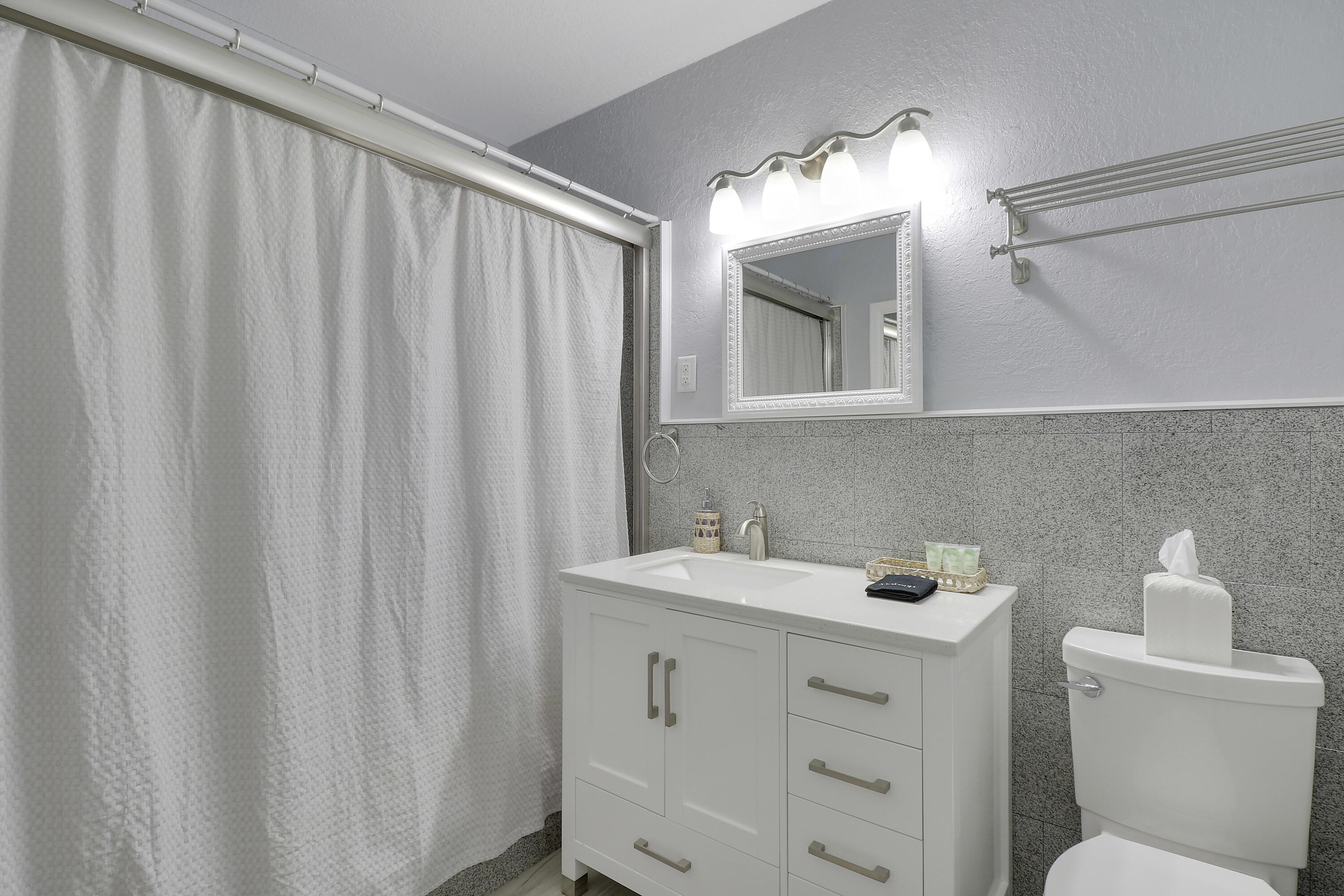 COUNTRY CLUB ADD TO VILLAGE OF NORTH PALM BEACH - Residential Lease