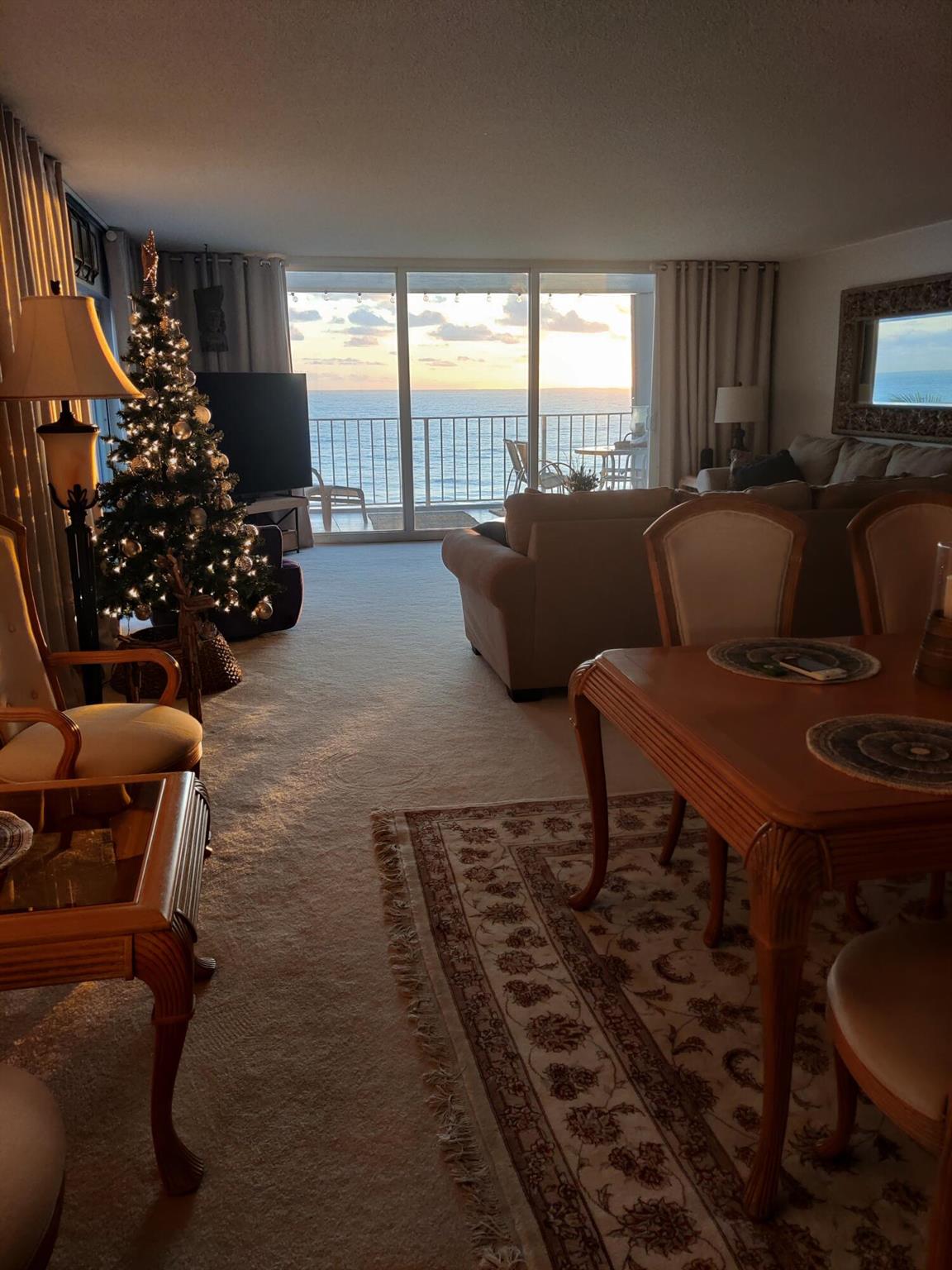 PALM BEACH WINDEMERE COND - Residential Lease