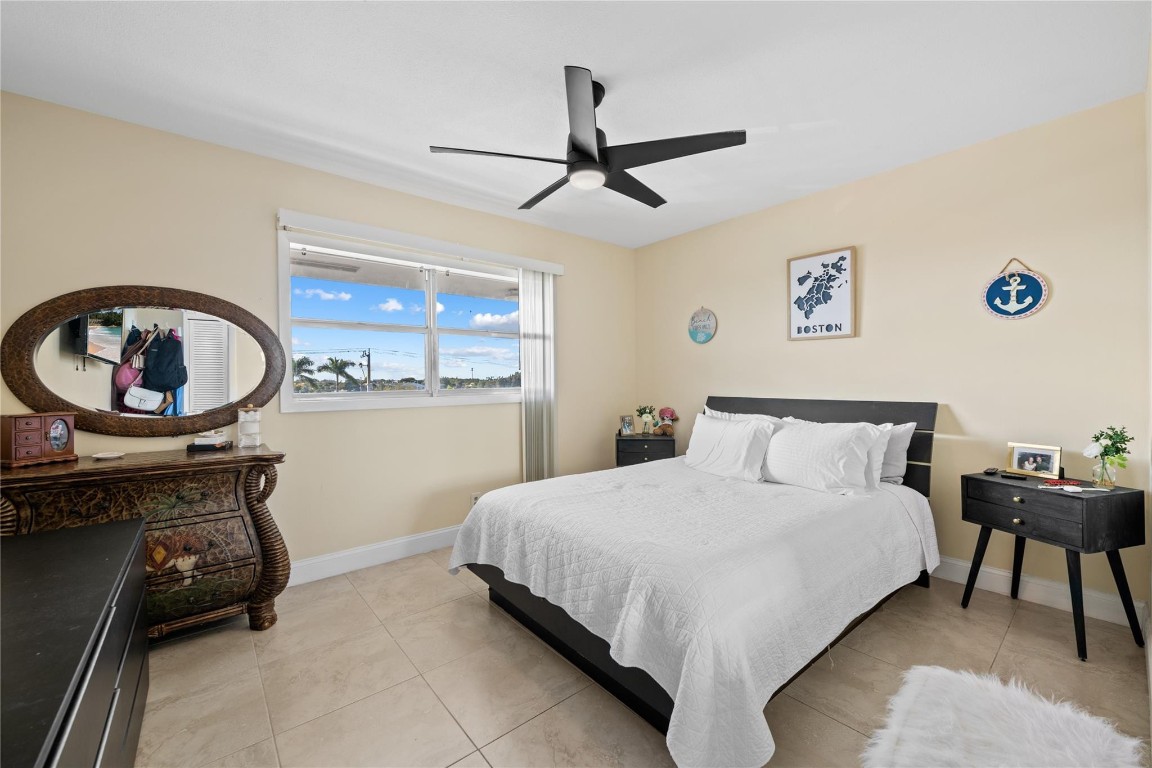 CRYSTAL LAKE 941 - Residential