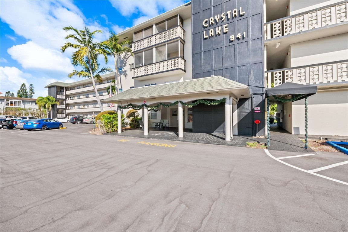 CRYSTAL LAKE 941 - Residential