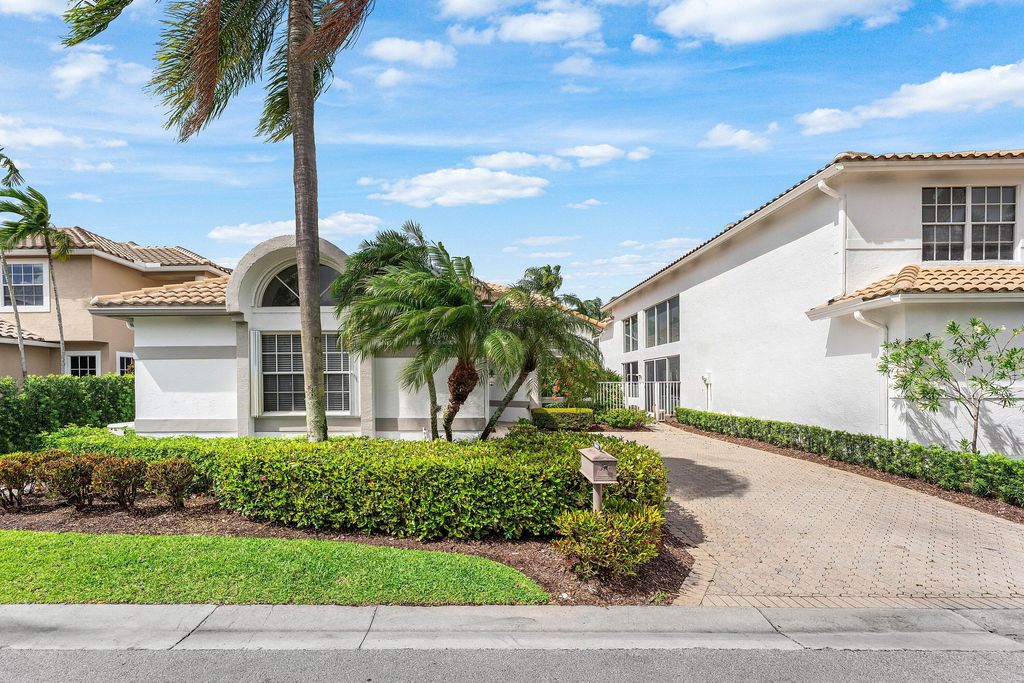 Photo of 16891 Knightsbridge Lane, Delray Beach, FL 33484 (MLS # B26014229)