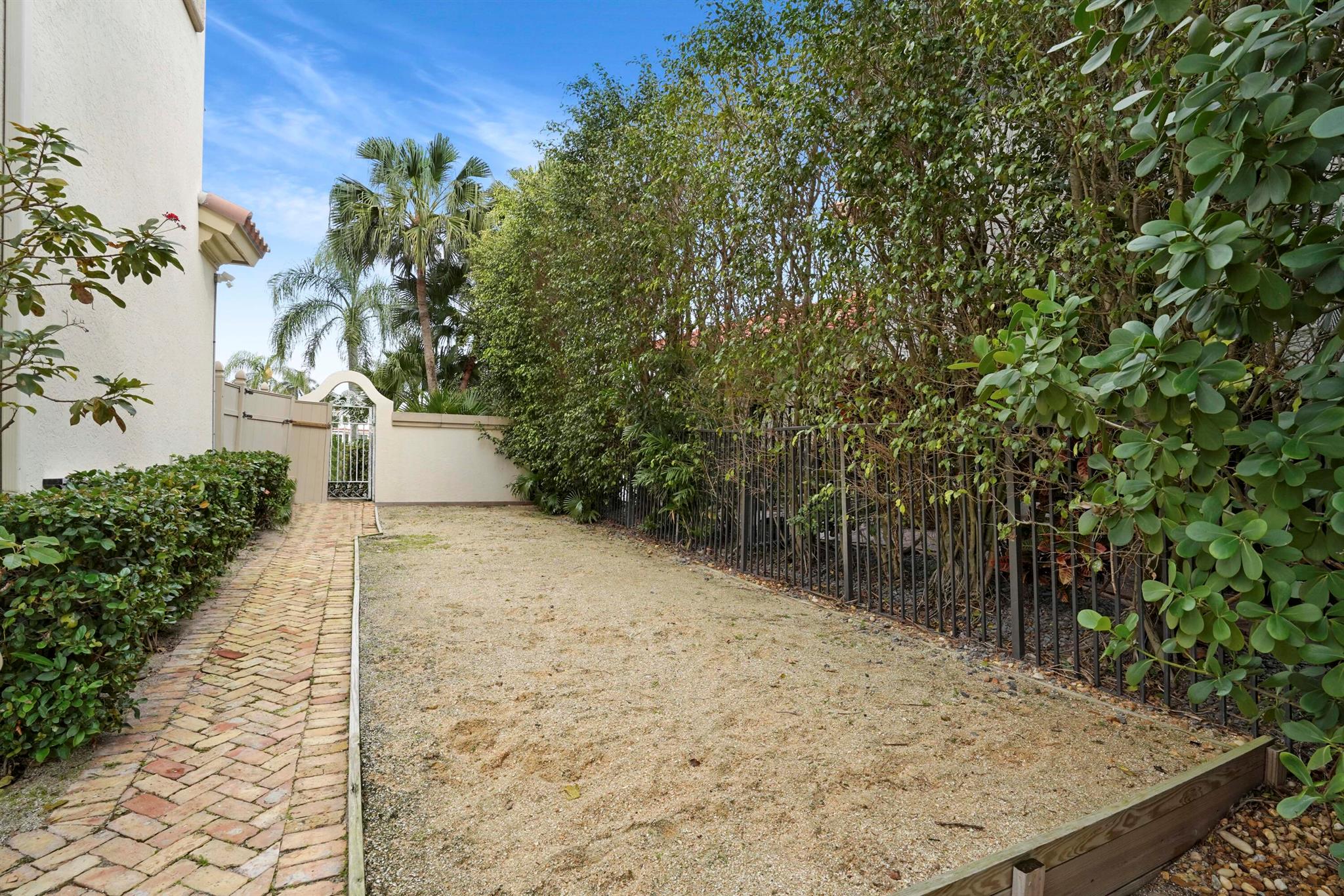 TROPIC ISLE 4TH SEC - Residential