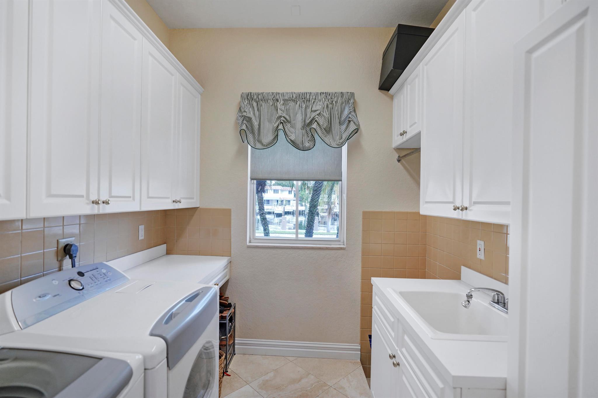 TROPIC ISLE 4TH SEC - Residential