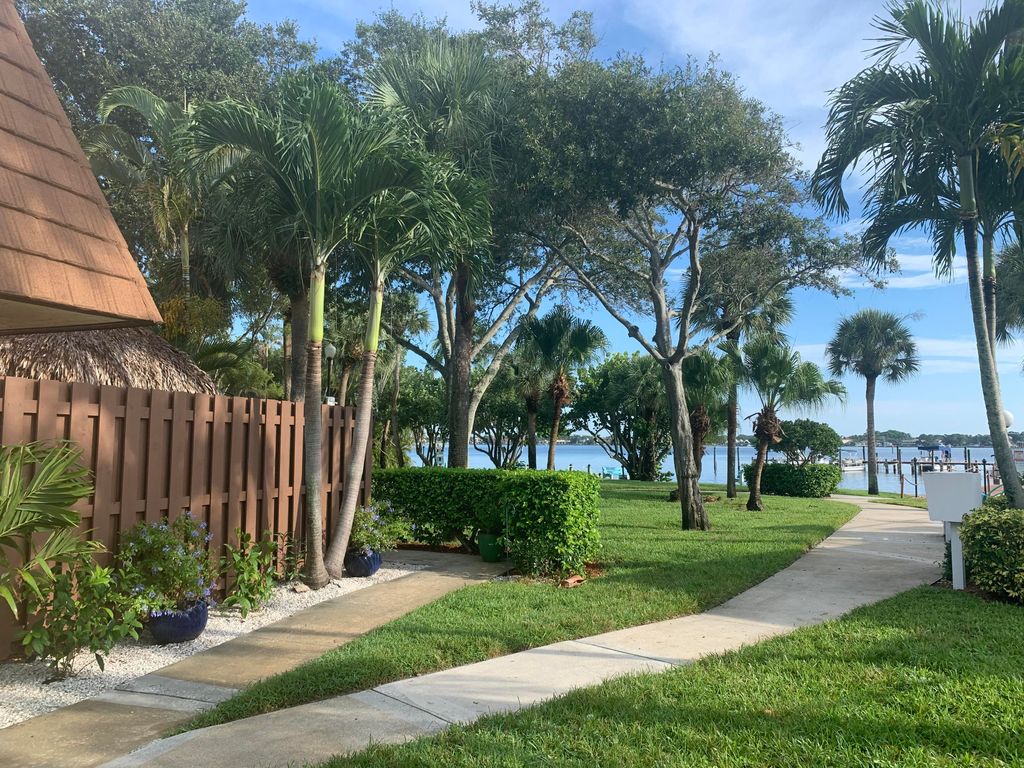 Photo of 825 Center Street #21b, Jupiter, FL 33458 (MLS # R10803344)