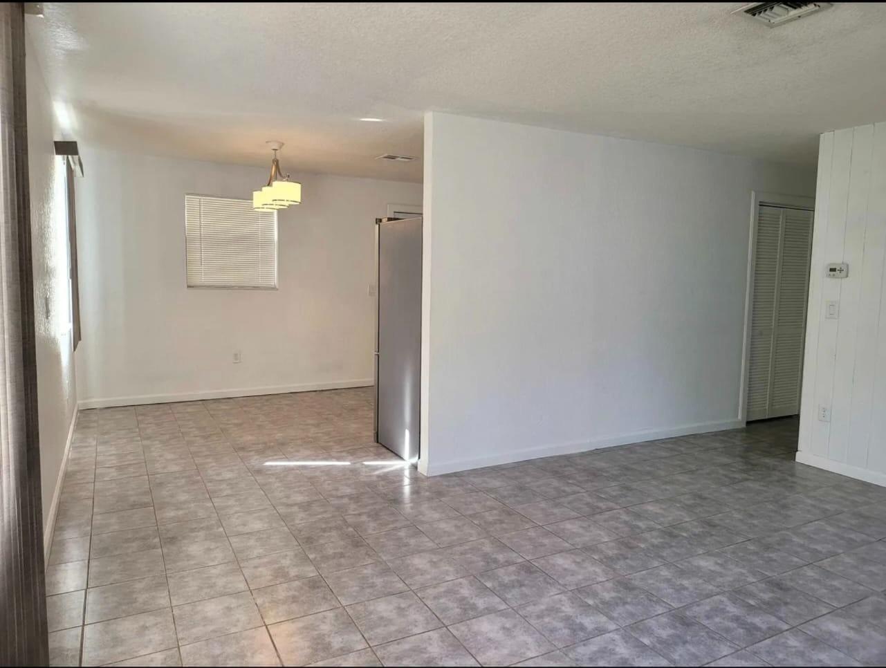 INDIAN HILLS ESTATES - Residential Lease