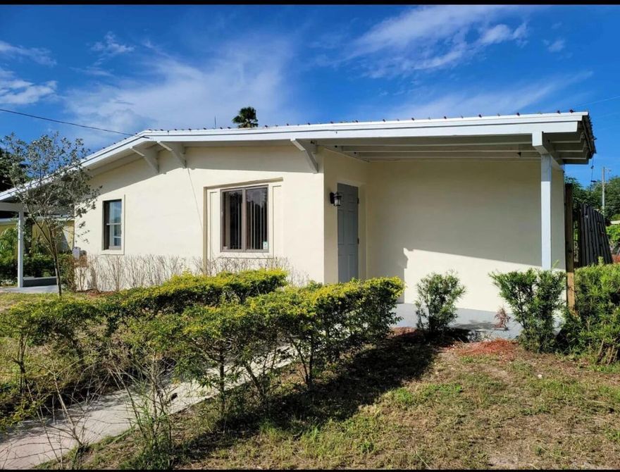 Location, Location .Location! Centrally located home walking distance from commercial area ,restaurants, movies, banks, supermarket, government center, college ,easy transportation on US1, and  very close to the beach. Rom for your boat.
