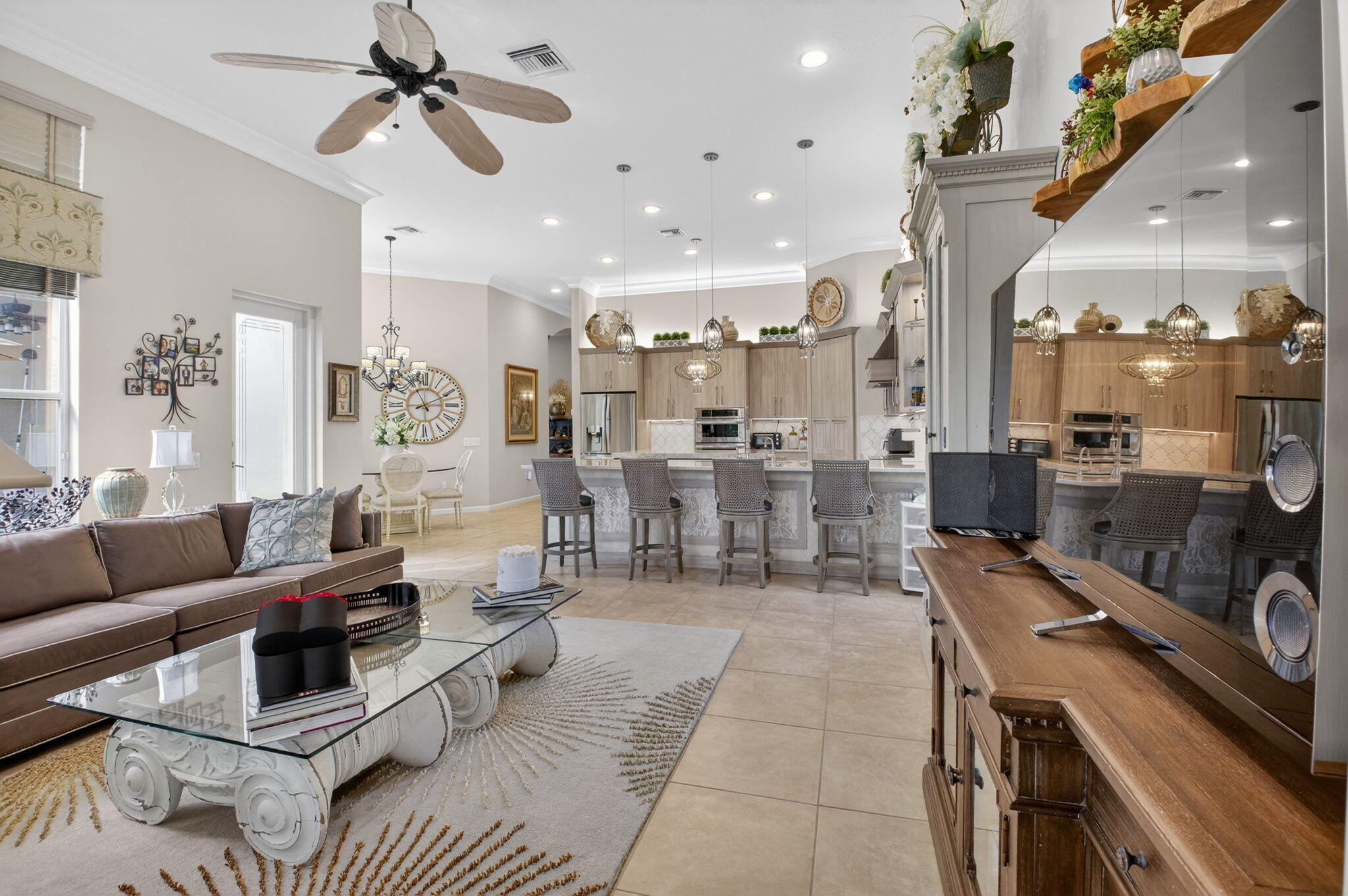 VALENCIA PALMS - Residential