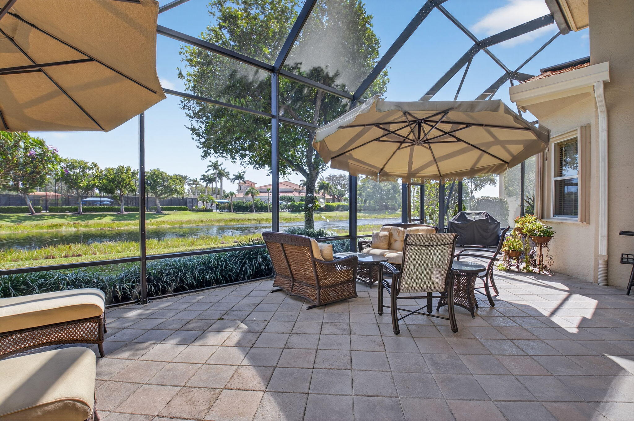 VALENCIA PALMS - Residential