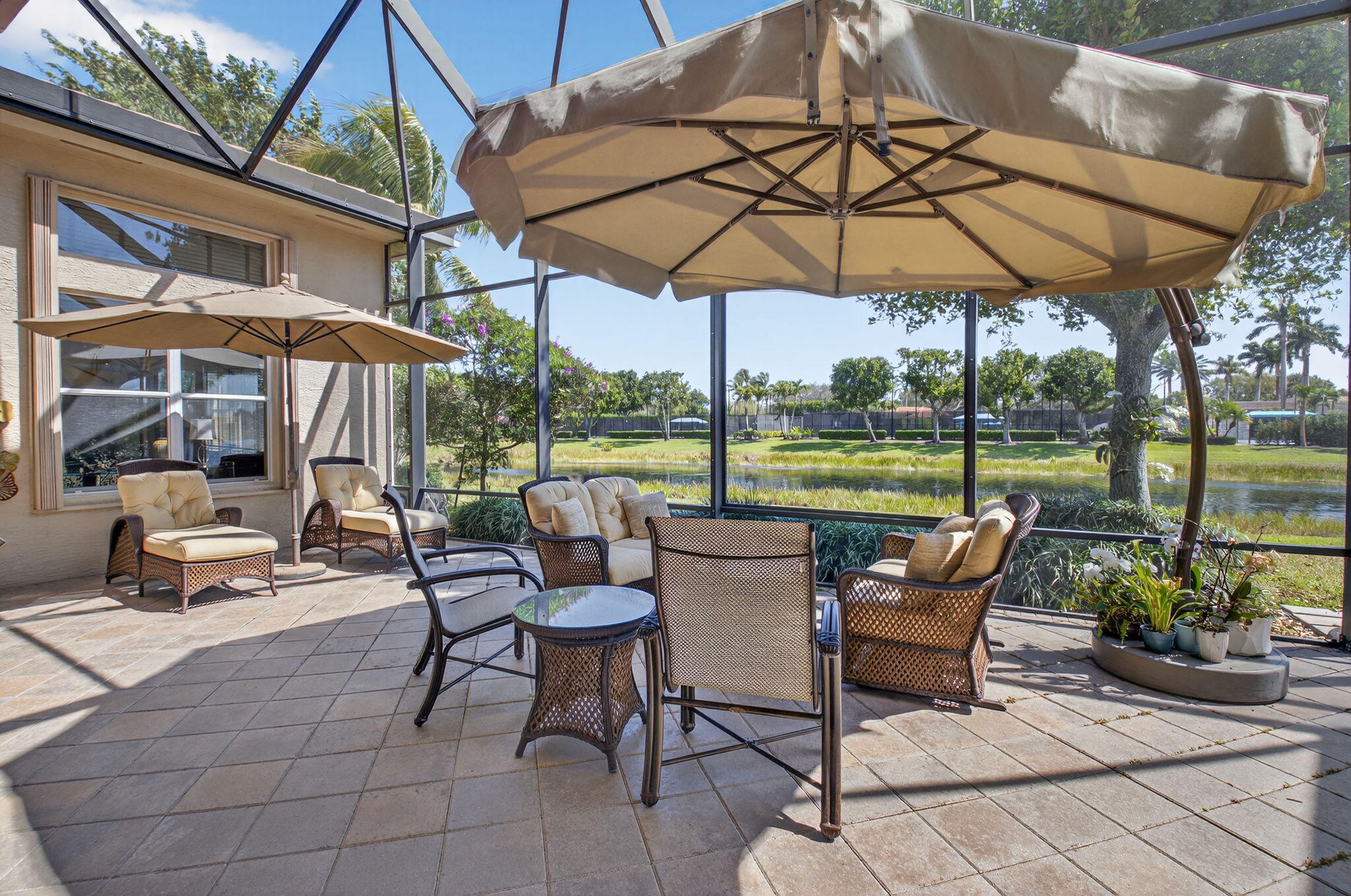 VALENCIA PALMS - Residential