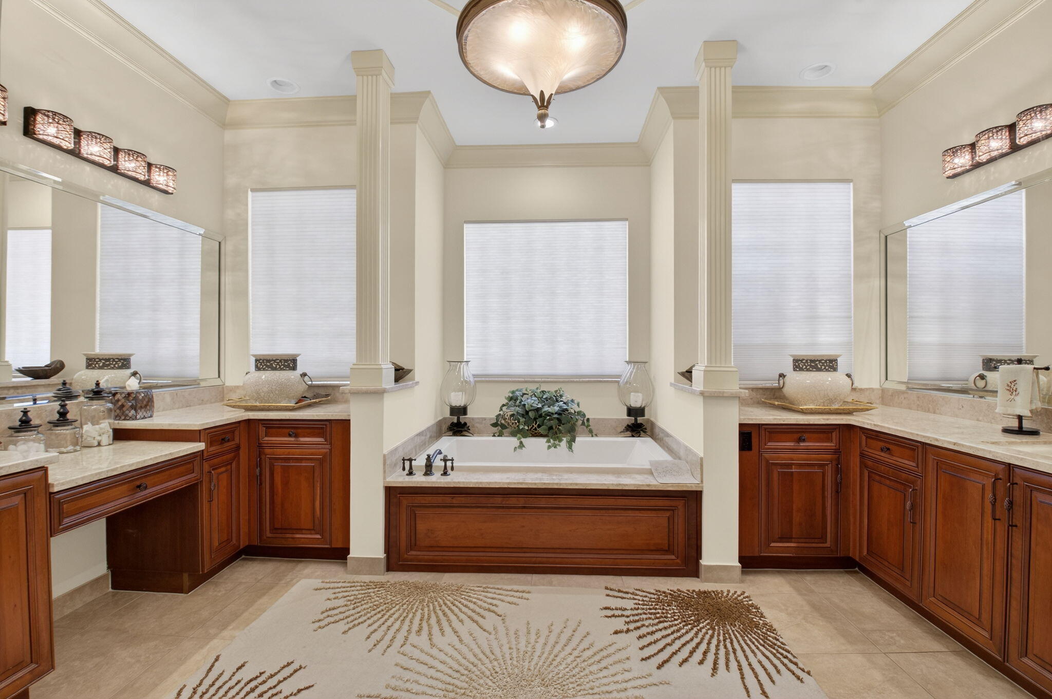 VALENCIA PALMS - Residential