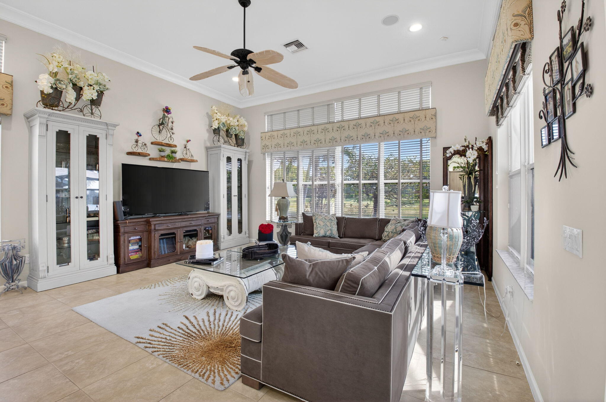 VALENCIA PALMS - Residential